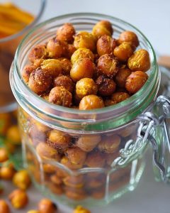 Bocal rempli de pois chiche au Air Fryer, dorés et croustillants