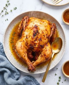 Coquelet airfryer tendre et juteux, peau dorée et croustillante, prêt en 25 minutes à 180°C